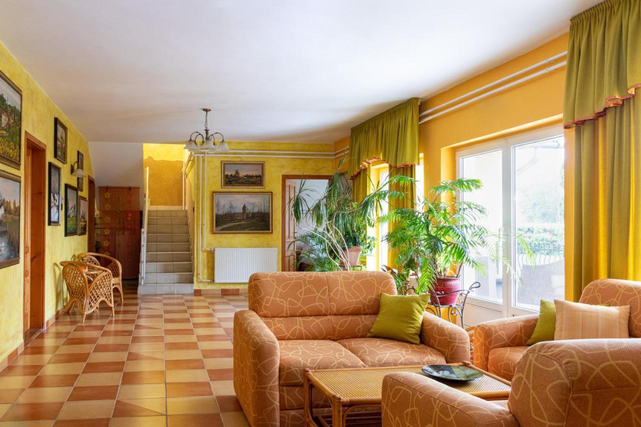 Hotel Zeta Ленти Экстерьер фото