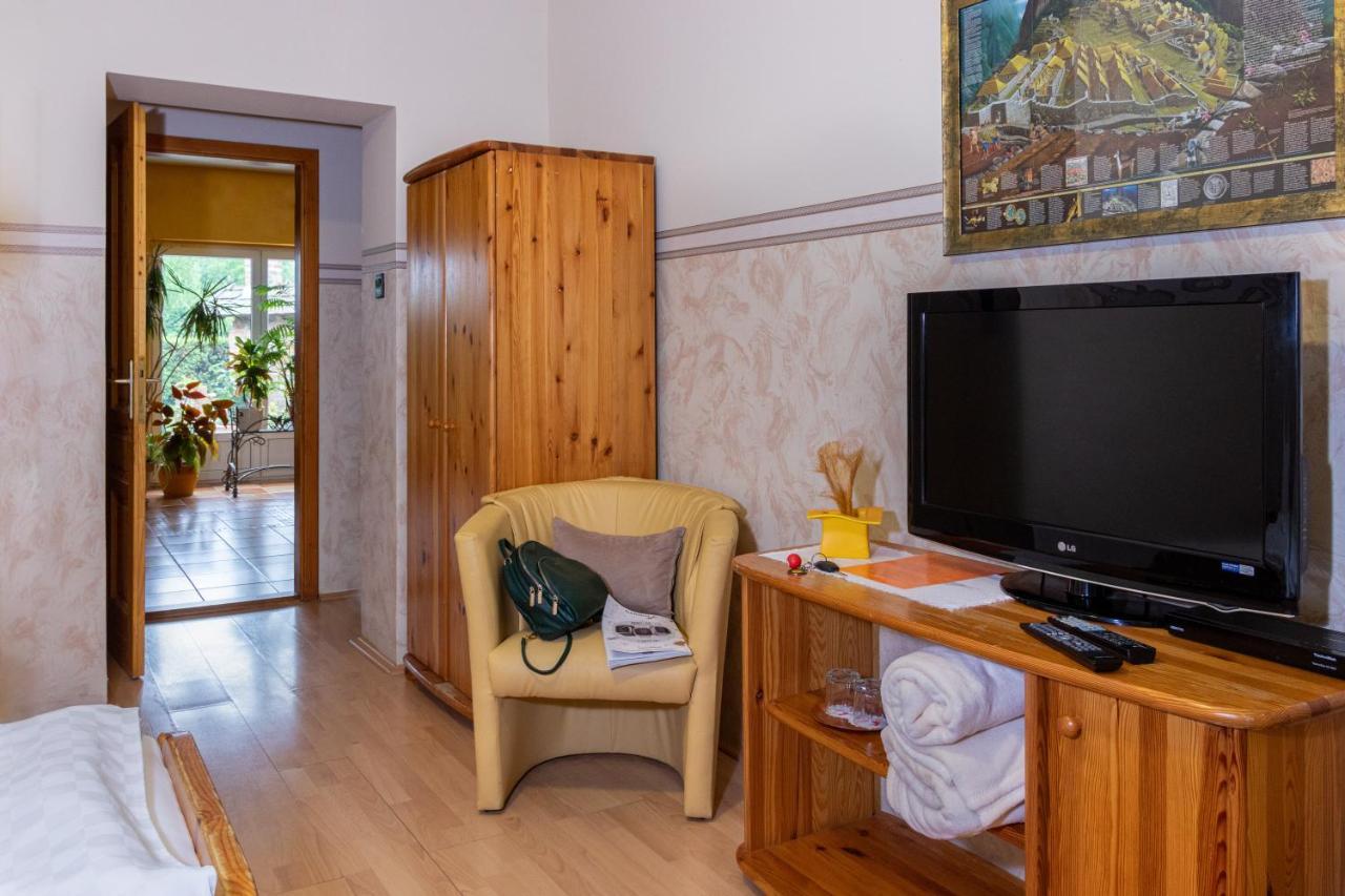Hotel Zeta Ленти Экстерьер фото