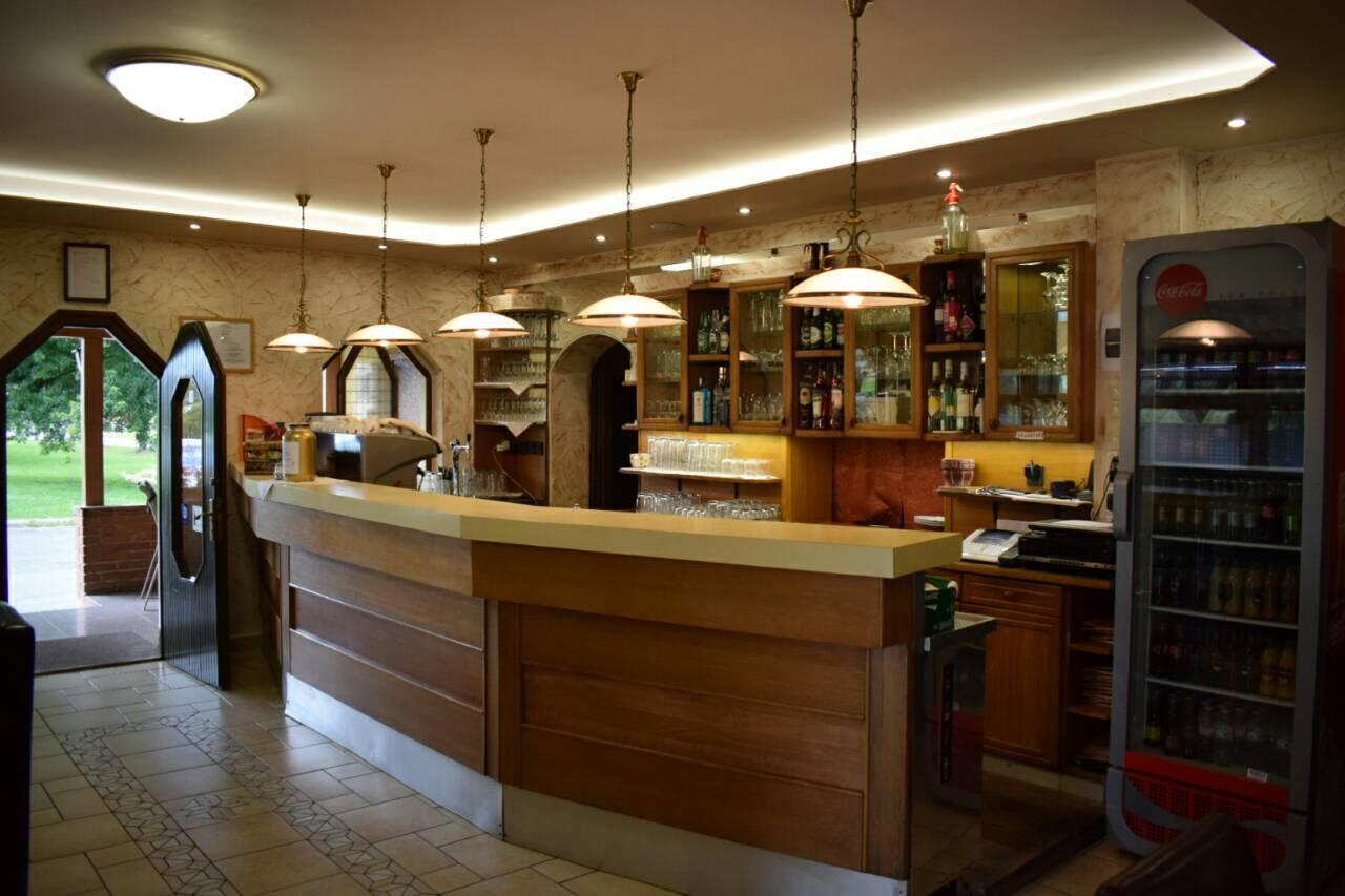 Hotel Zeta Ленти Экстерьер фото